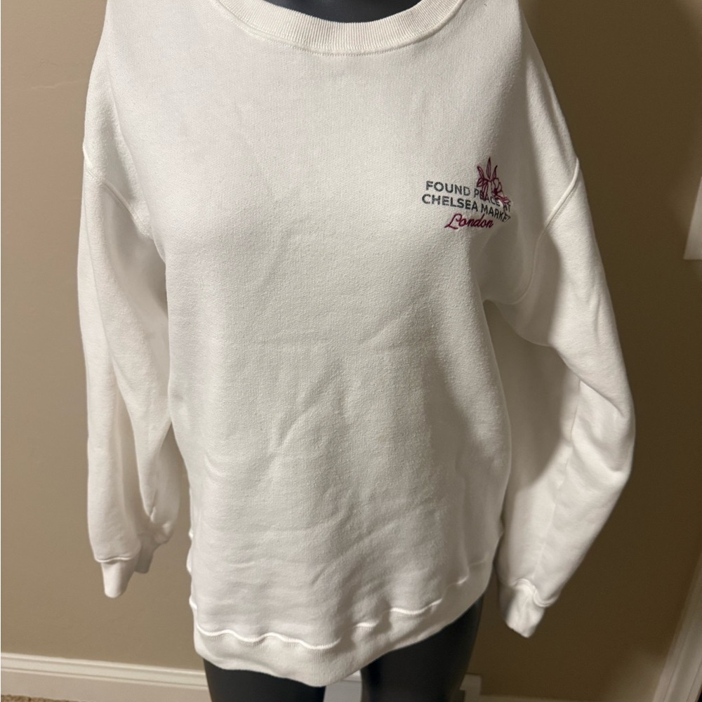 Hollister White Sweatshirt with Embroidered Design